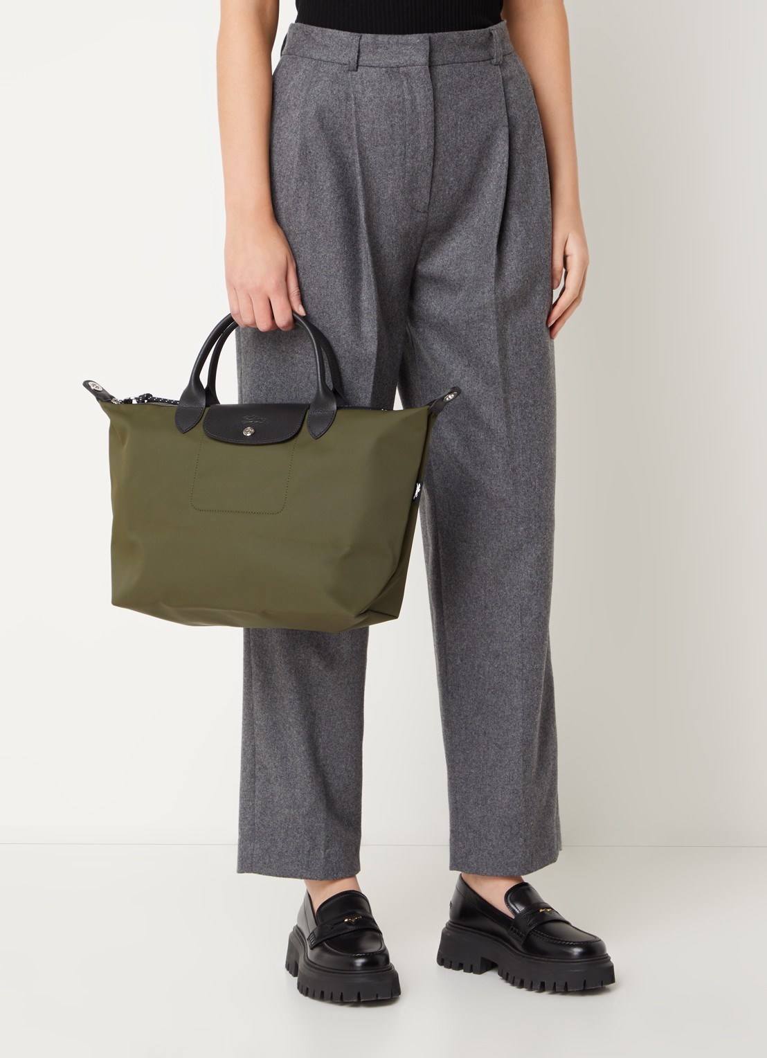 Longchamp Le Pliage Green handtas M met leren details - voorkant 3 khaki