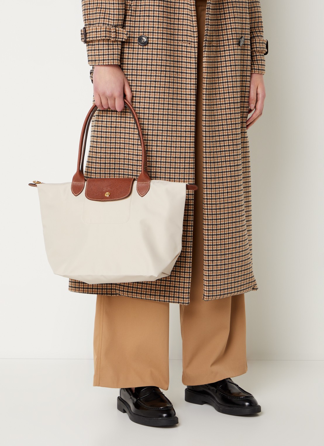 Longchamp Le pliage green M opvouwbare schoudertas met leren details  - voorkant 2 creme