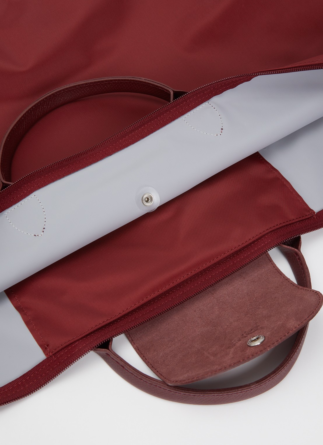 Longchamp Le Pliage Green reistas XL met leren details - detail bordeauxrood