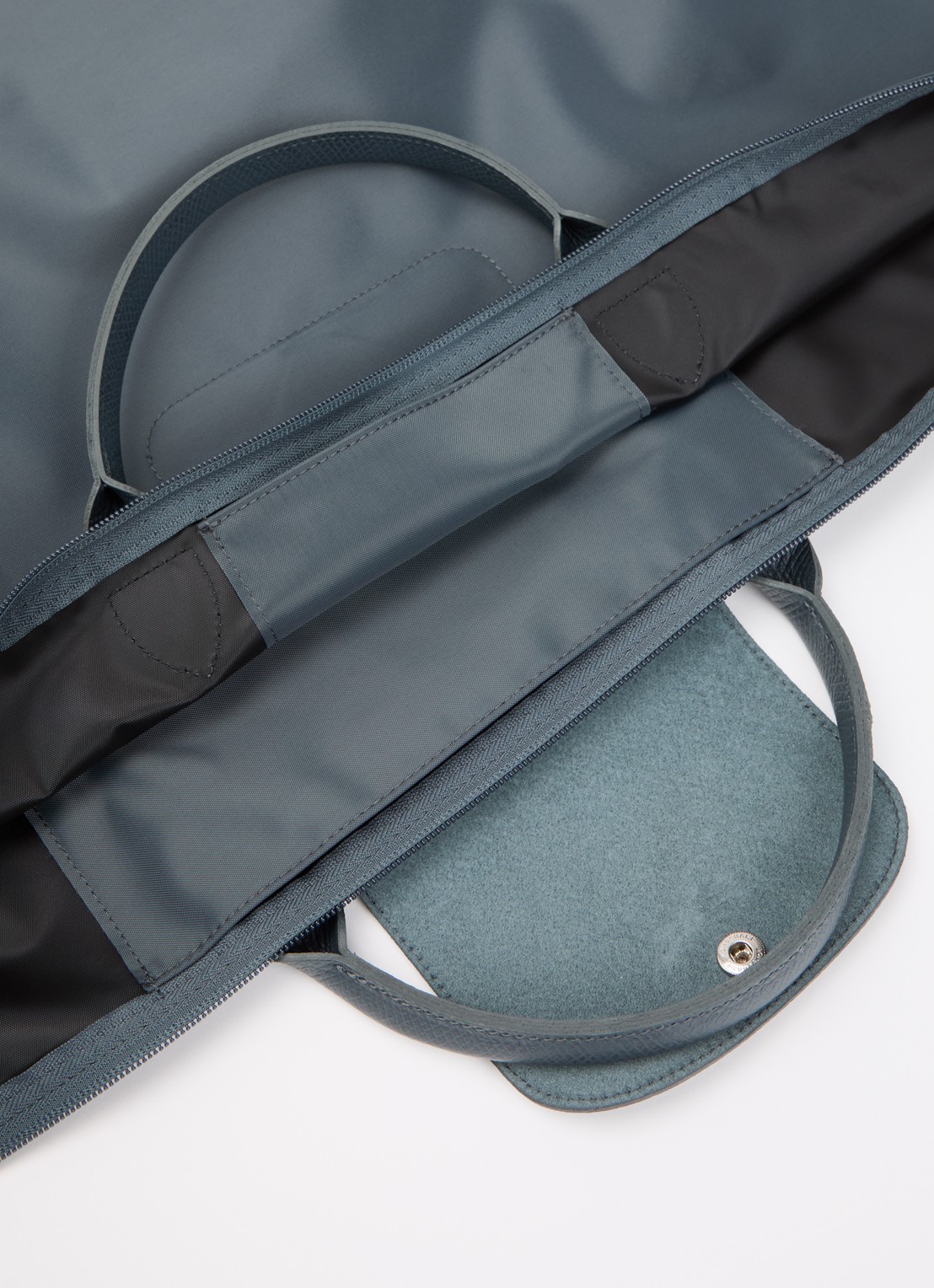 Longchamp Le Pliage One reistas XL met leren details - detail 4 staalblauw