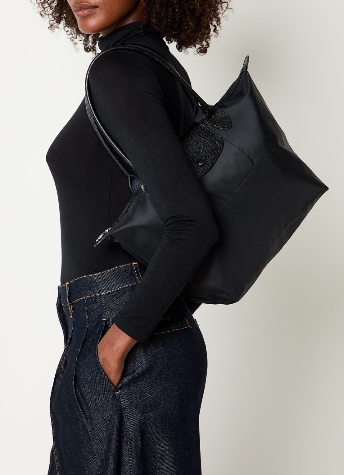 Longchamp Le pliage One schoudertas M met details van leer - voorkant 7 zwart