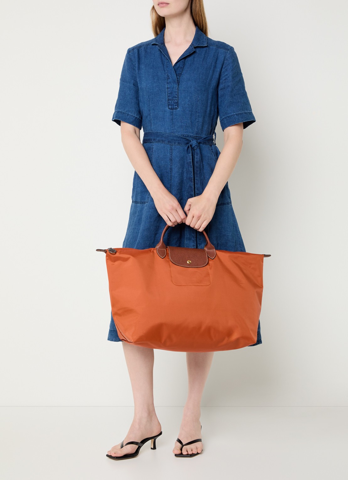 Longchamp Le Pliage reistas L met leren details - voorkant 3 oranjebruin