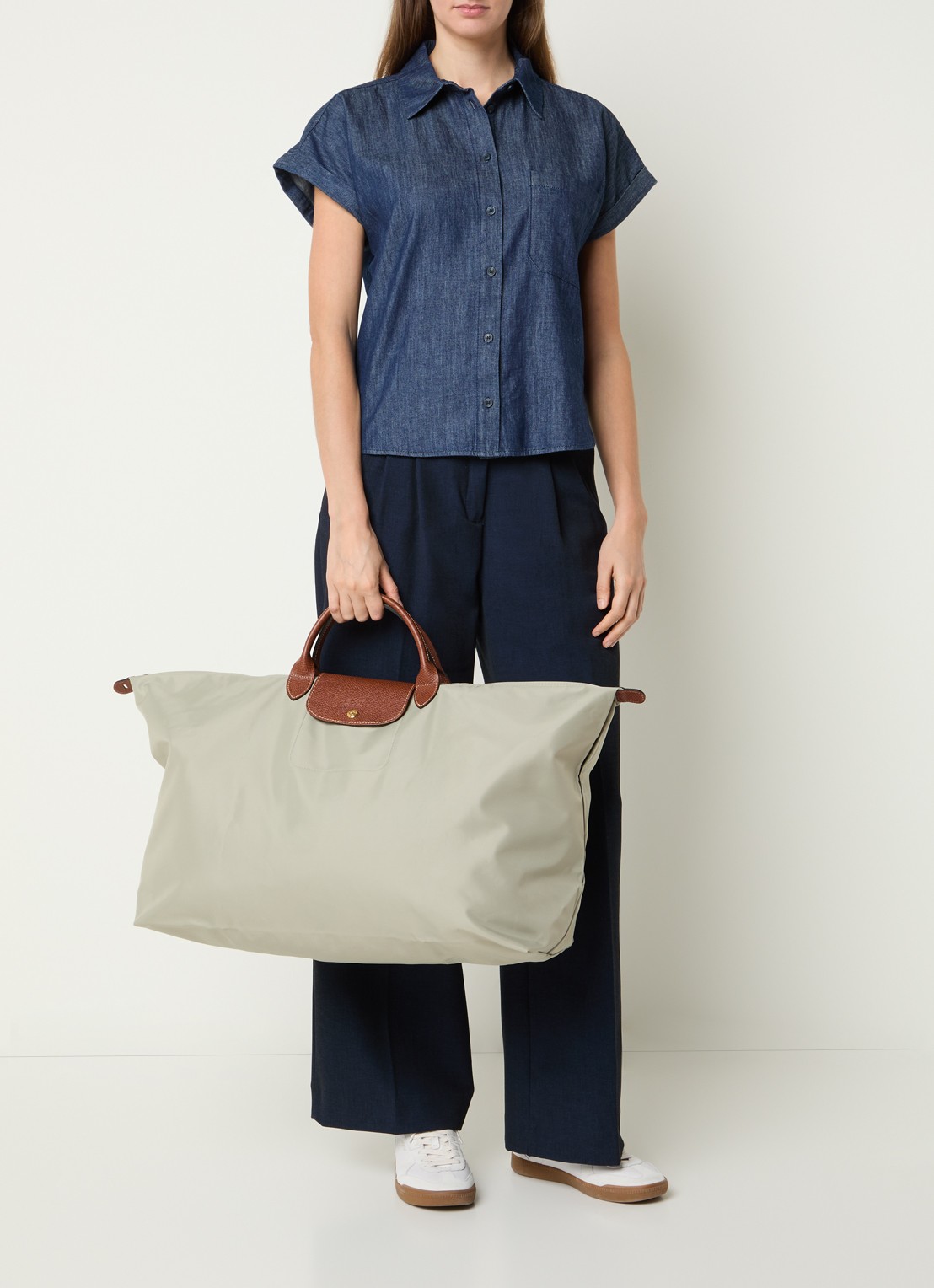Longchamp Le Pliage reistas XL met leren details - voorkant 3 grijs