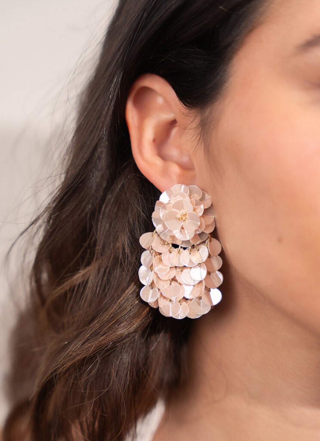LOTT. gioielli Elin oorstekers met pailletten - voorkant 3 roze
