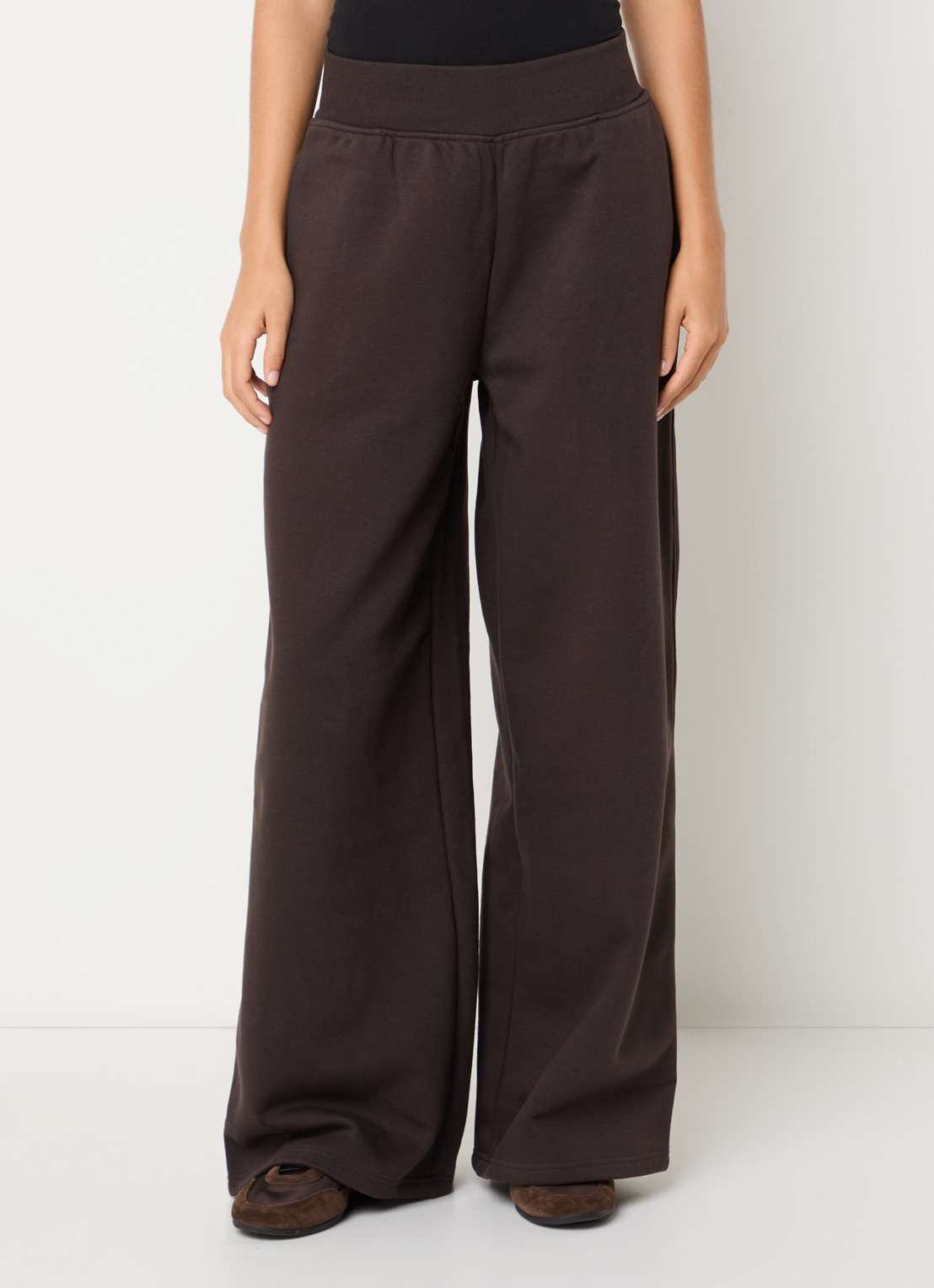 Lounge Mid waist wide fit joggingbroek met steekzakken - detail chocoladebruin