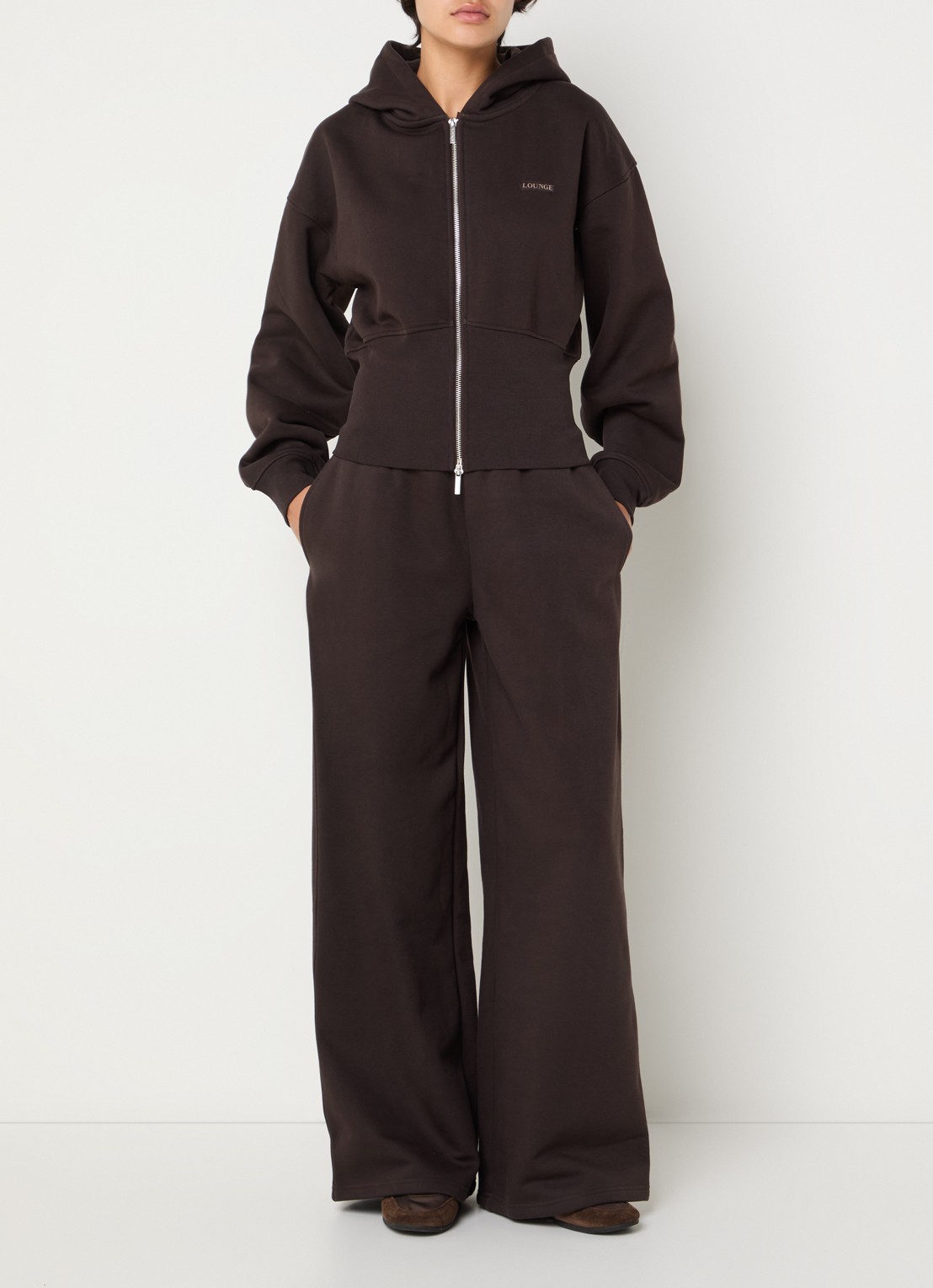 Lounge Mid waist wide fit joggingbroek met steekzakken - voorkant 4 chocoladebruin