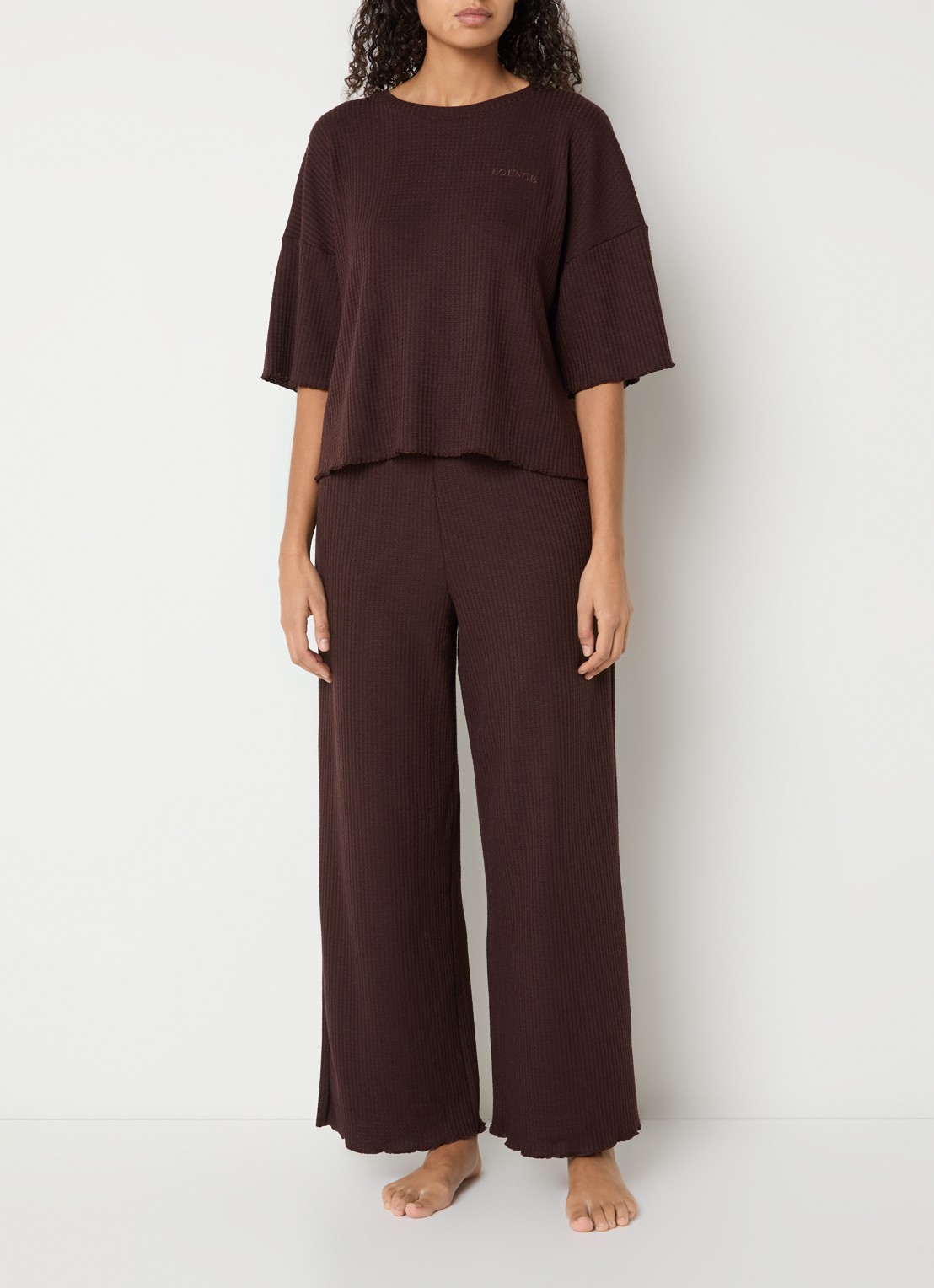 Lounge Pyjamatop met logo - voorkant 4 donkerbruin