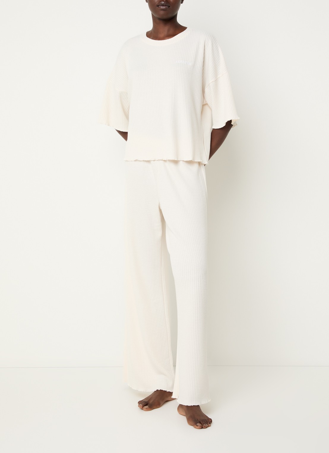 Lounge Pyjamatop met structuur en logoborduring - voorkant 3 beige