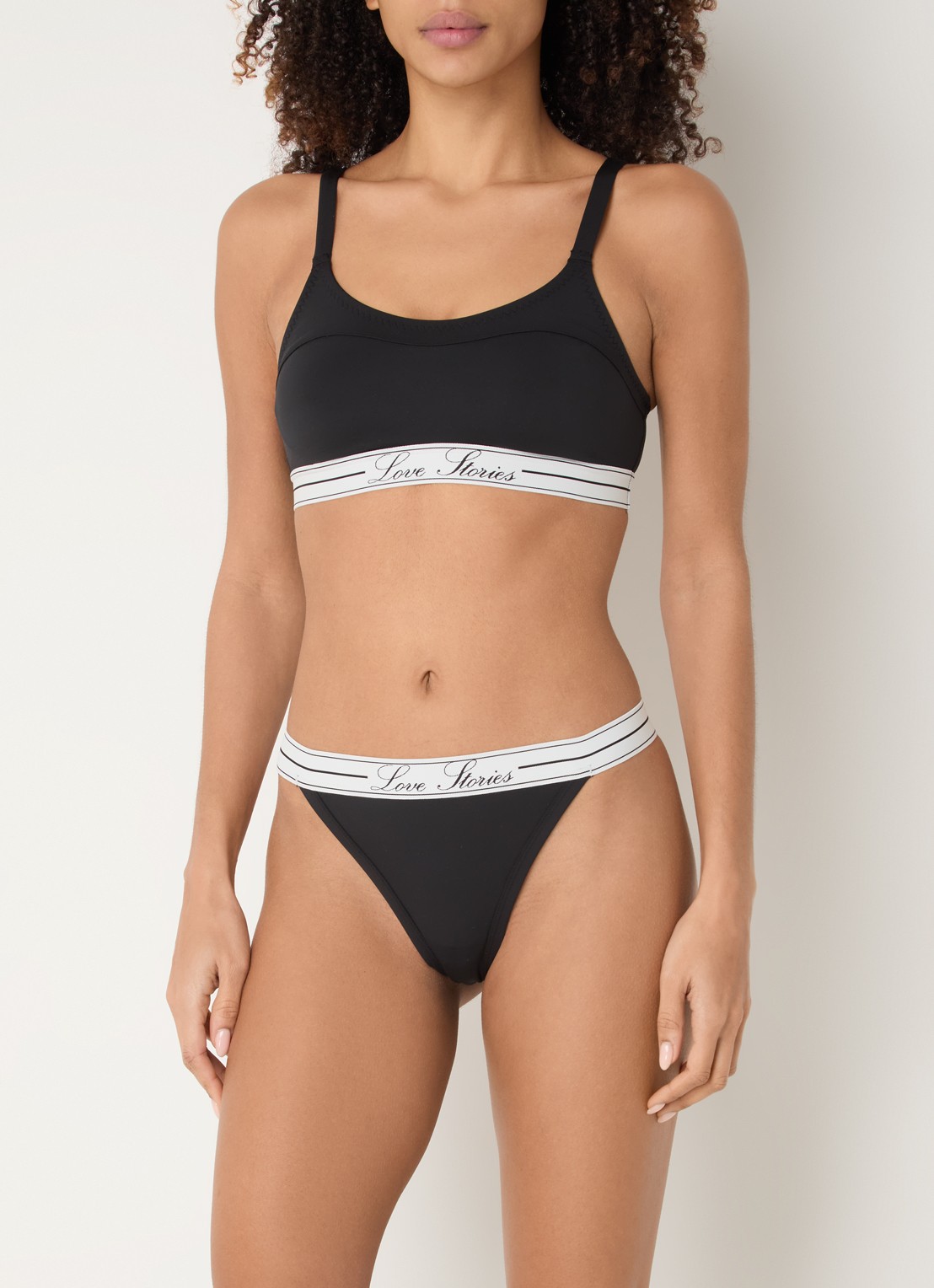 Love Stories Roomie string met logoband - voorkant 2 zwart