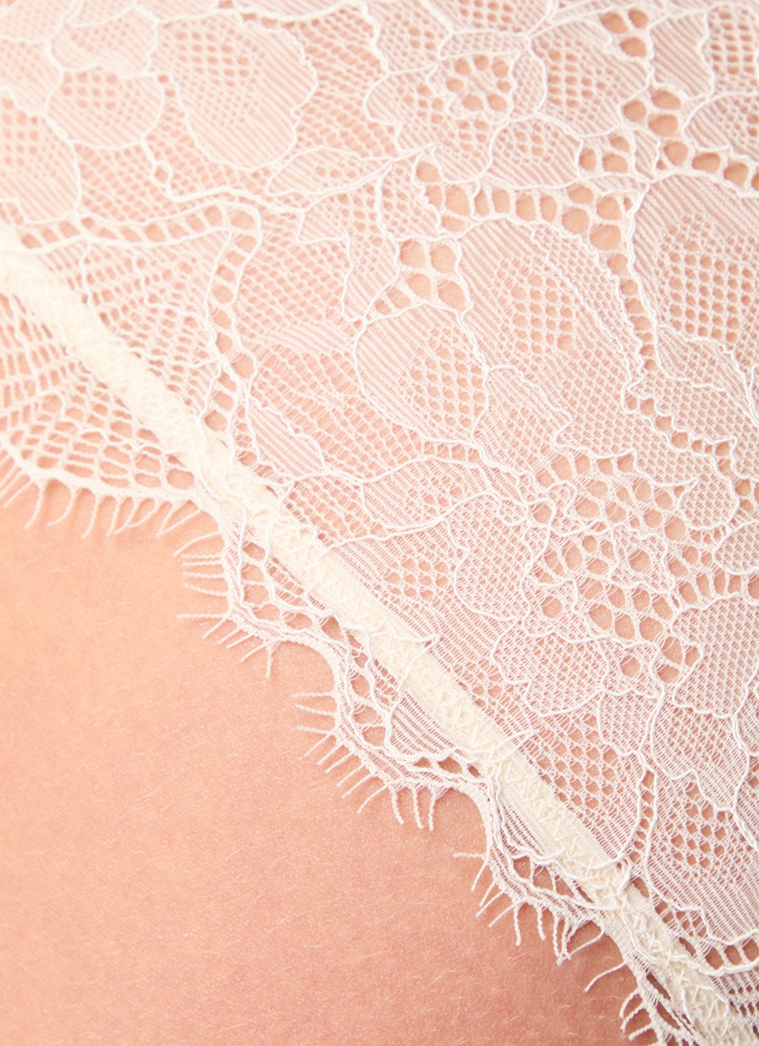 Love Stories Wilde Rose slip met kant - detail 5 creme