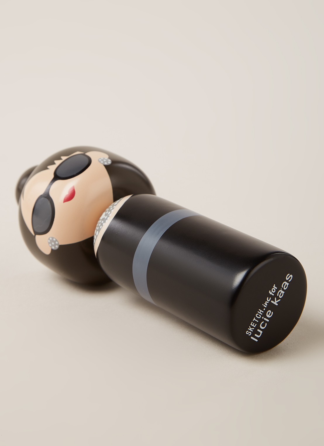 Lucie Kaas Audrey Kokeshi Doll 17 cm - detail 3 zwart
