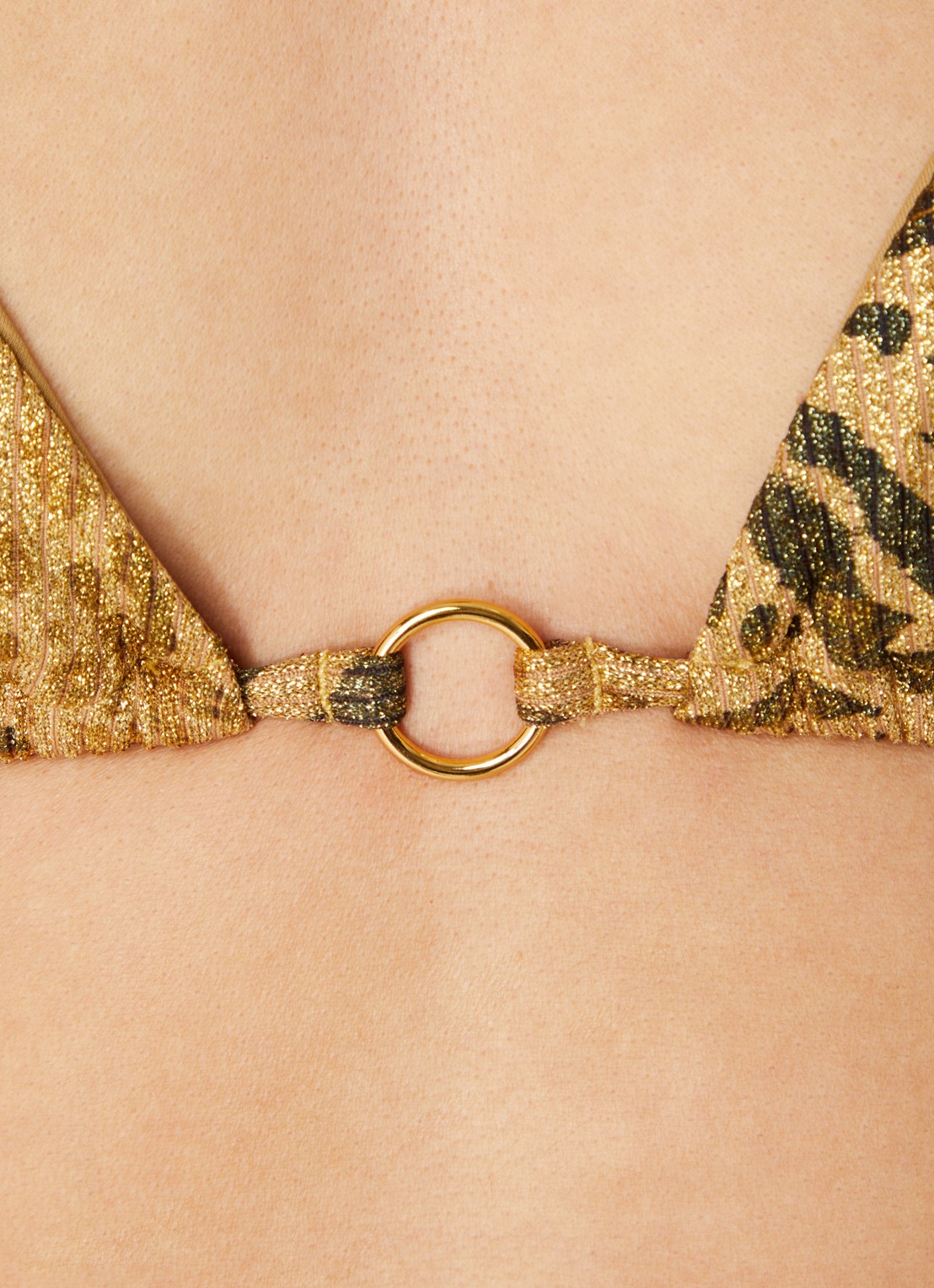 Luli Fama Ring triangel bikinitop met print en lurex - detail 5 goud