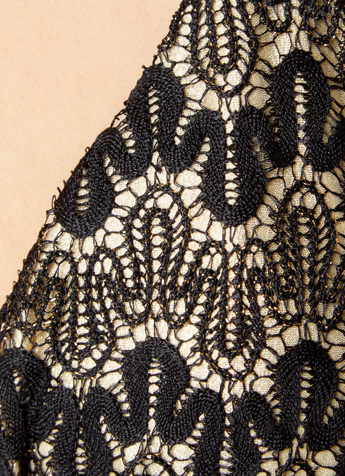 Luli Fama Triangel bikinitop met overlay van kant - detail 4 goud