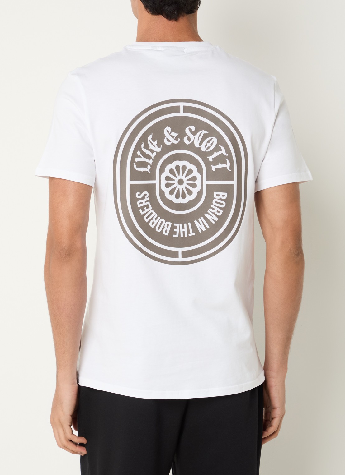 Lyle & Scott Borders T-shirt met logo- en backprint - detail 4 wit