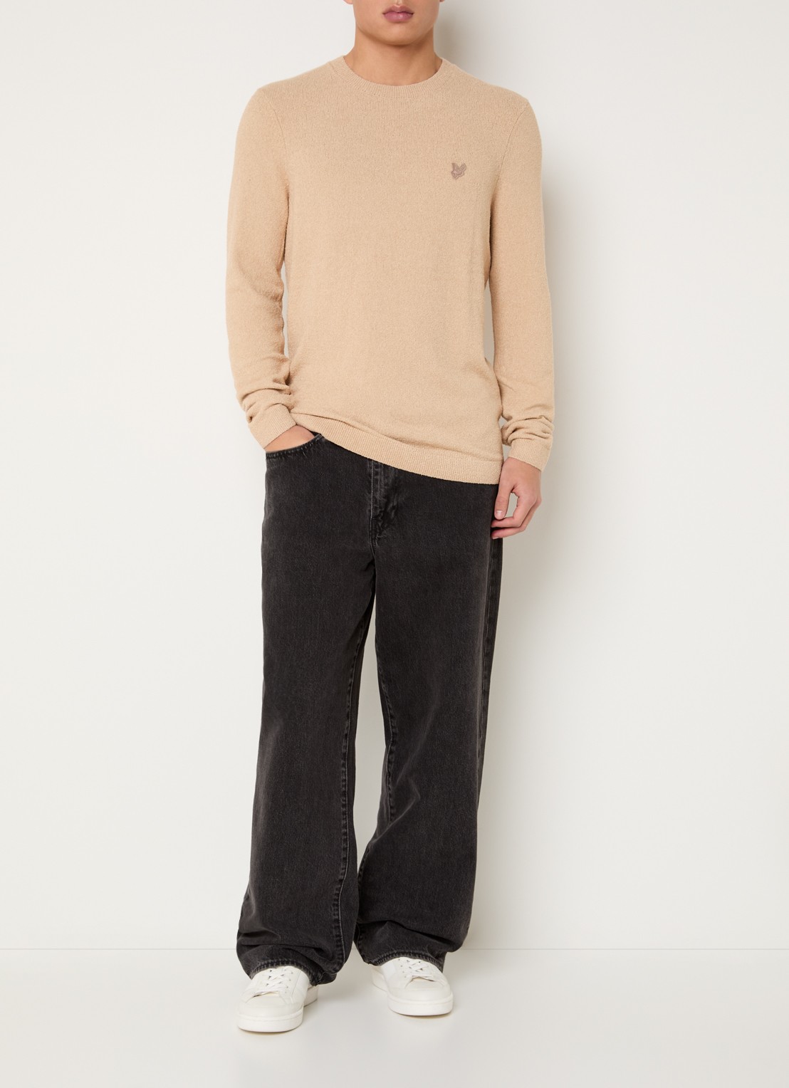 Lyle & Scott Fijngebreide pullover met logoborduring - voorkant 3 camel