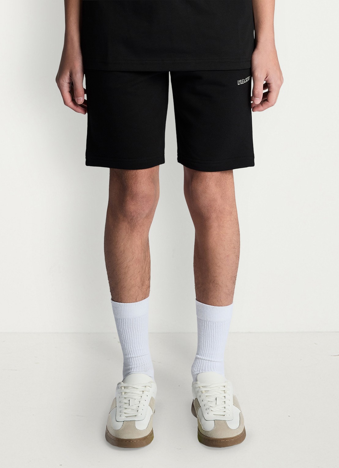 Lyle & Scott Loose fit korte joggingbroek met steekzakken - voorkant 2 zwart