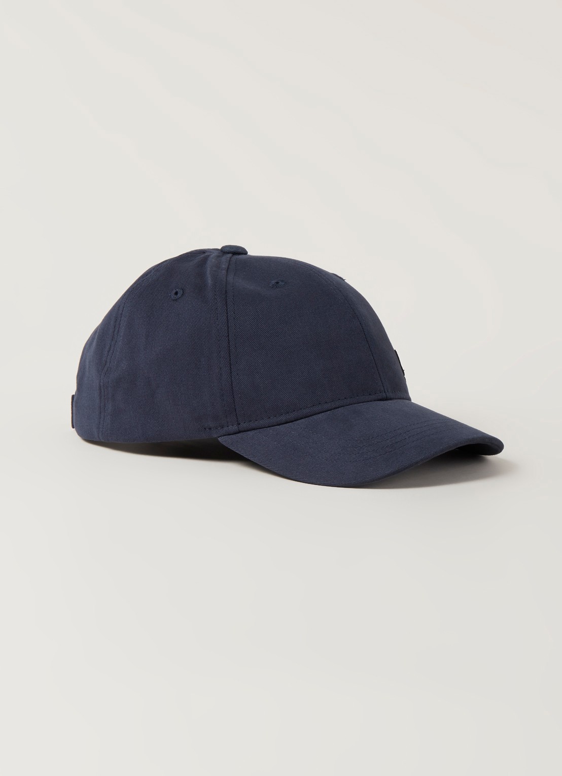 Lyle & Scott Pet met logoborduring  - voorkant donkerblauw