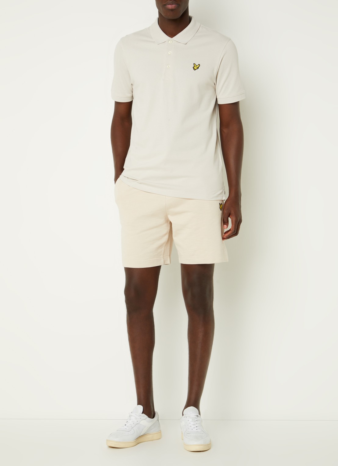 Lyle & Scott Regular fit polo van  piqué katoen met logo - voorkant 4 gebroken wit
