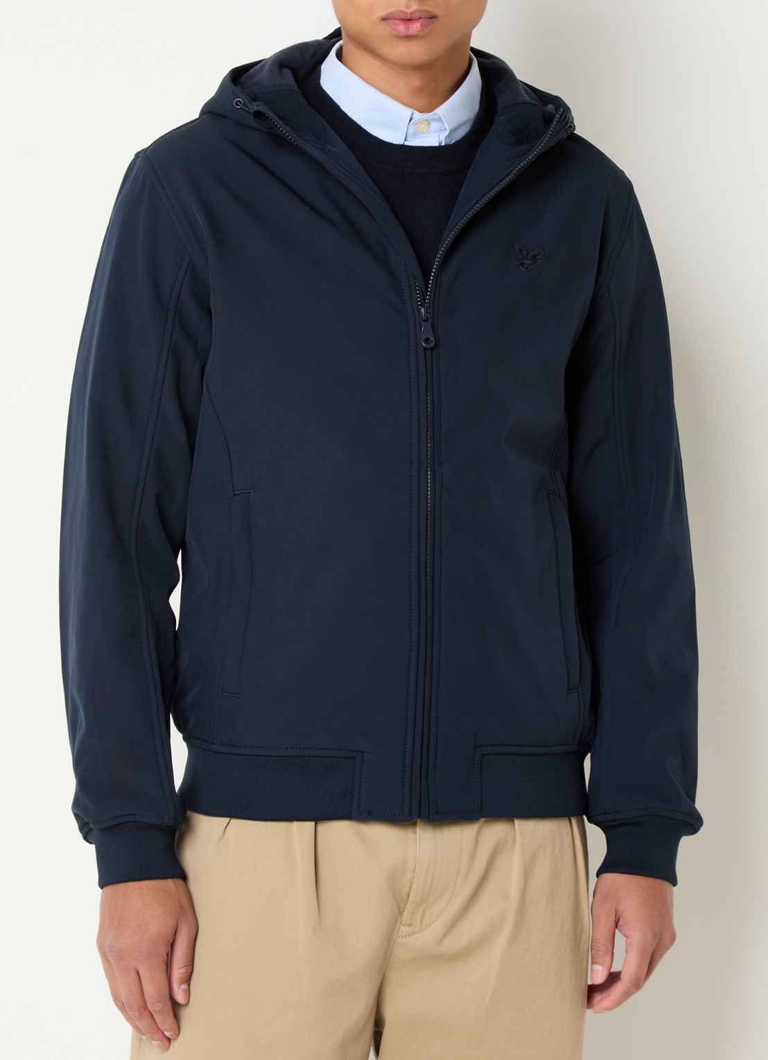 Lyle & Scott Softshell jack met capuchon en ritszakken - detail 3 donkerblauw