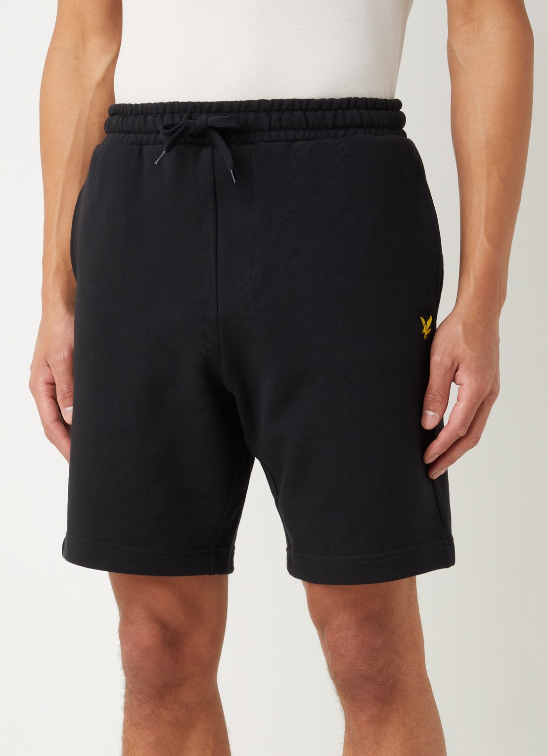 Lyle & Scott Straight fit korte joggingbroek van  katoen met logo  - detail zwart