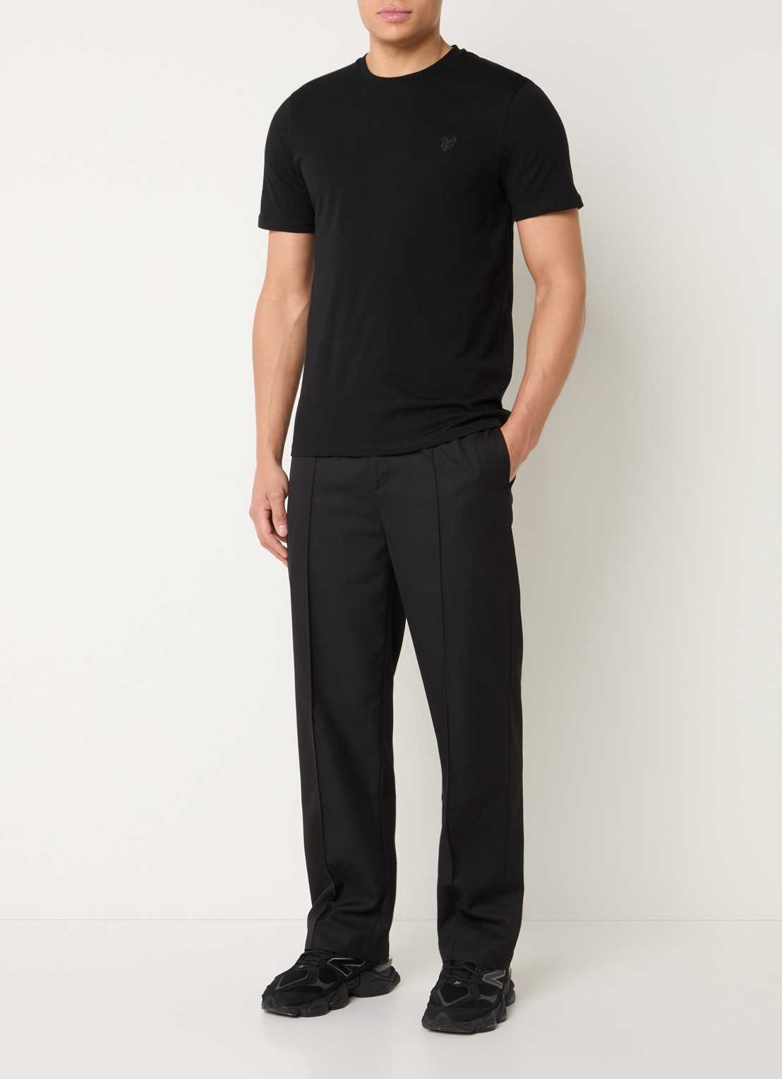 Lyle & Scott Superfine T-shirt met logoborduring - voorkant 4 zwart