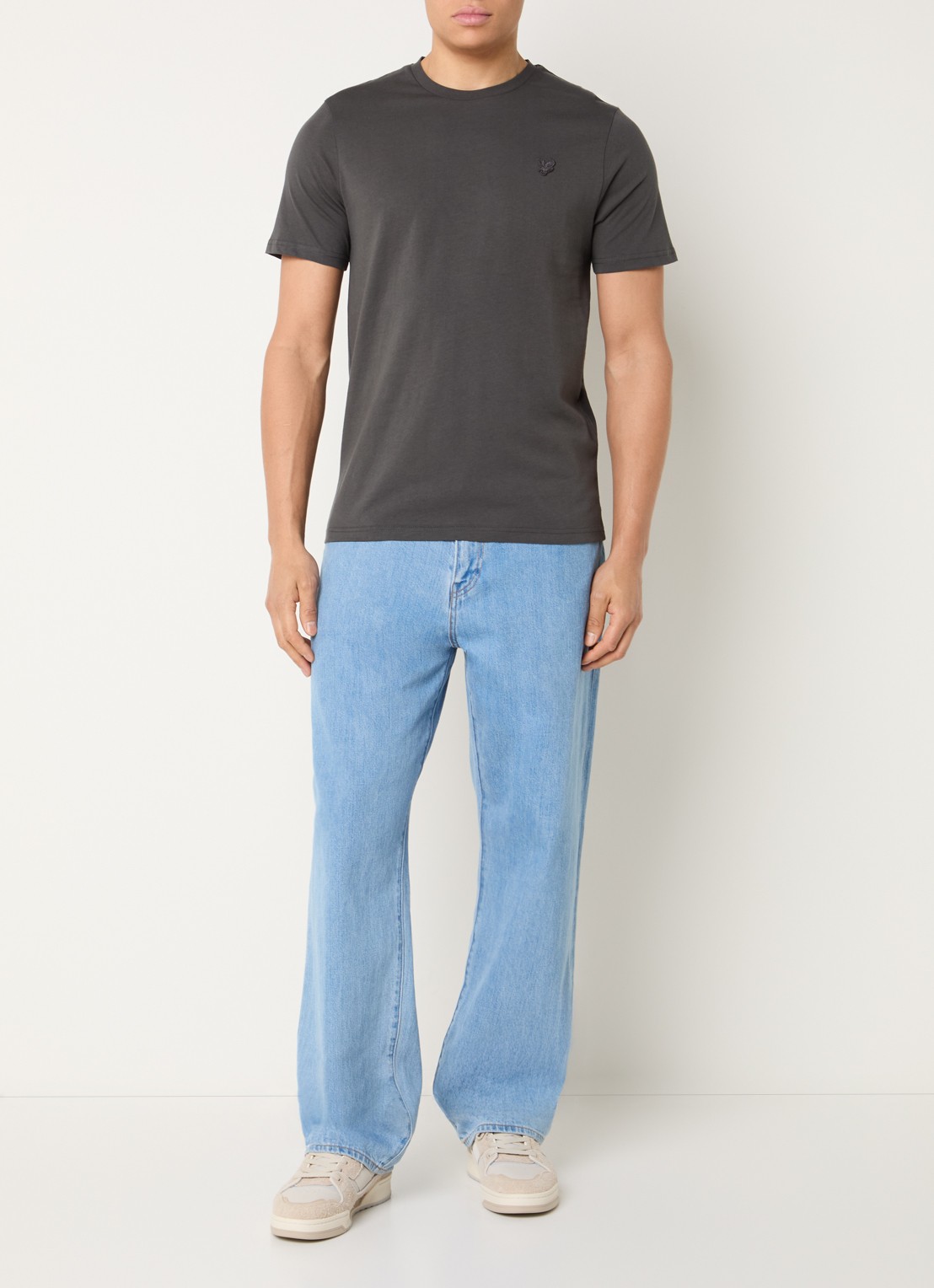 Lyle & Scott Superfine T-shirt met logoborduring - voorkant 4 antraciet