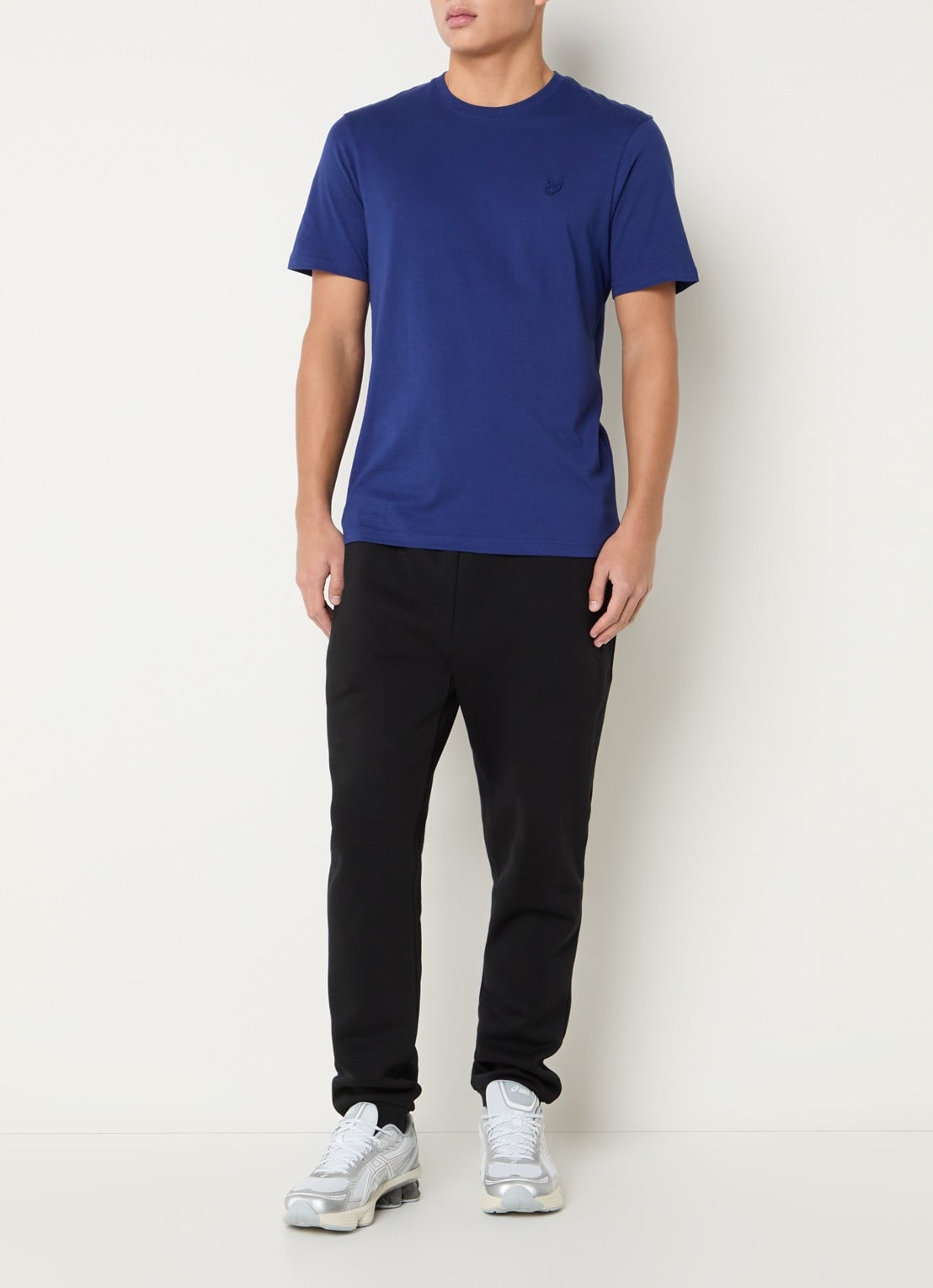Lyle & Scott T-shirt met logo - voorkant 2 donkerblauw