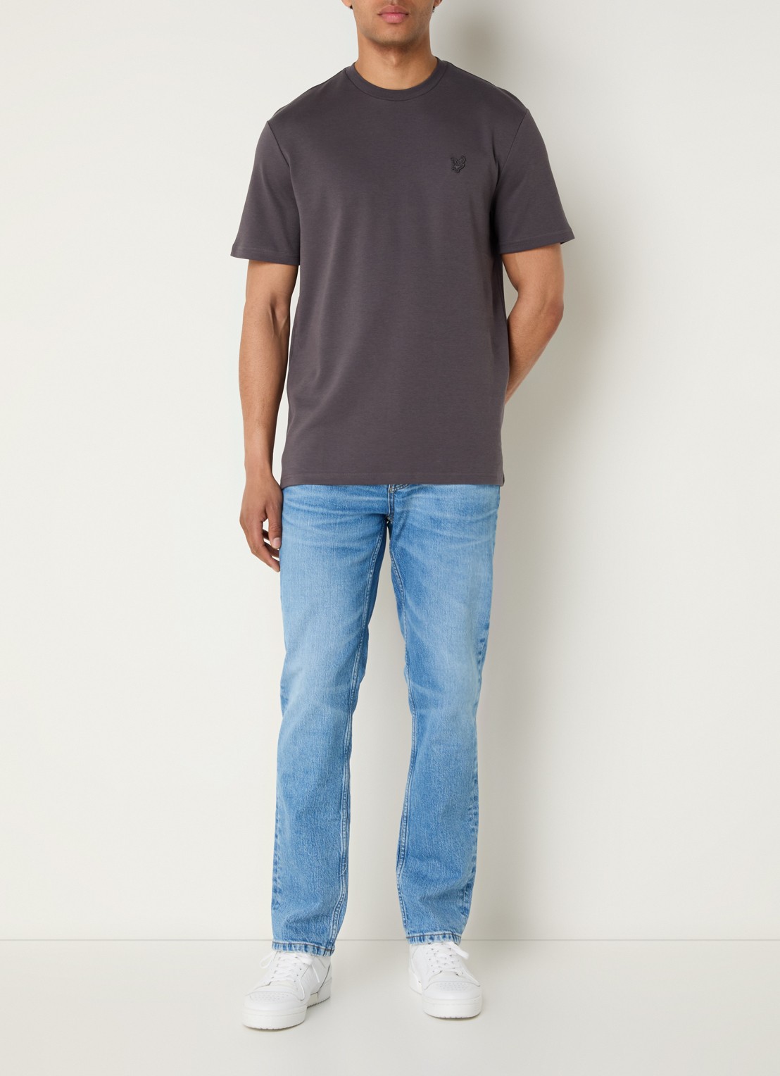 Lyle & Scott T-shirt met logo - voorkant 2 antraciet
