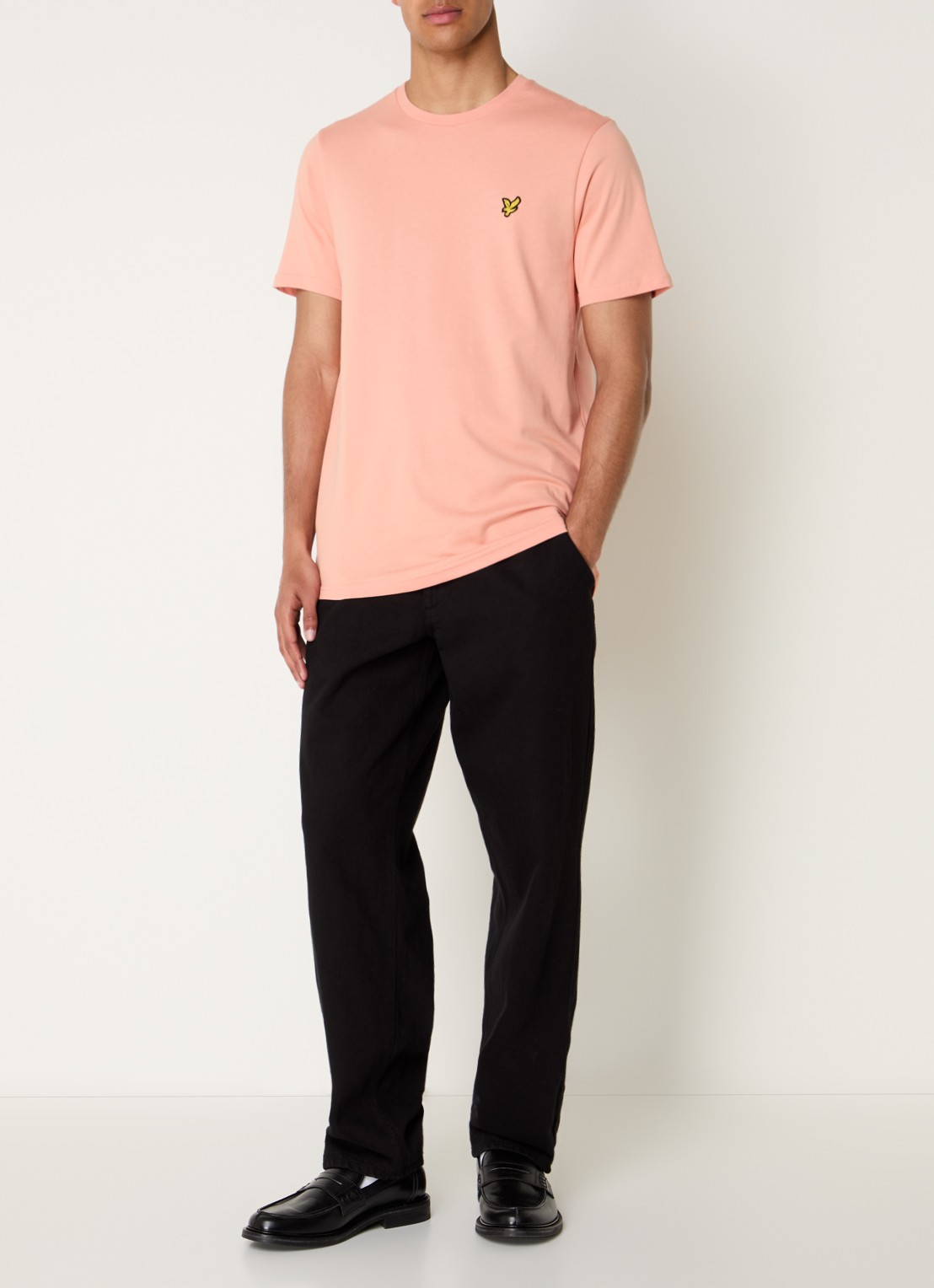 Lyle & Scott T-shirt met logoborduring - voorkant 4 abrikoos