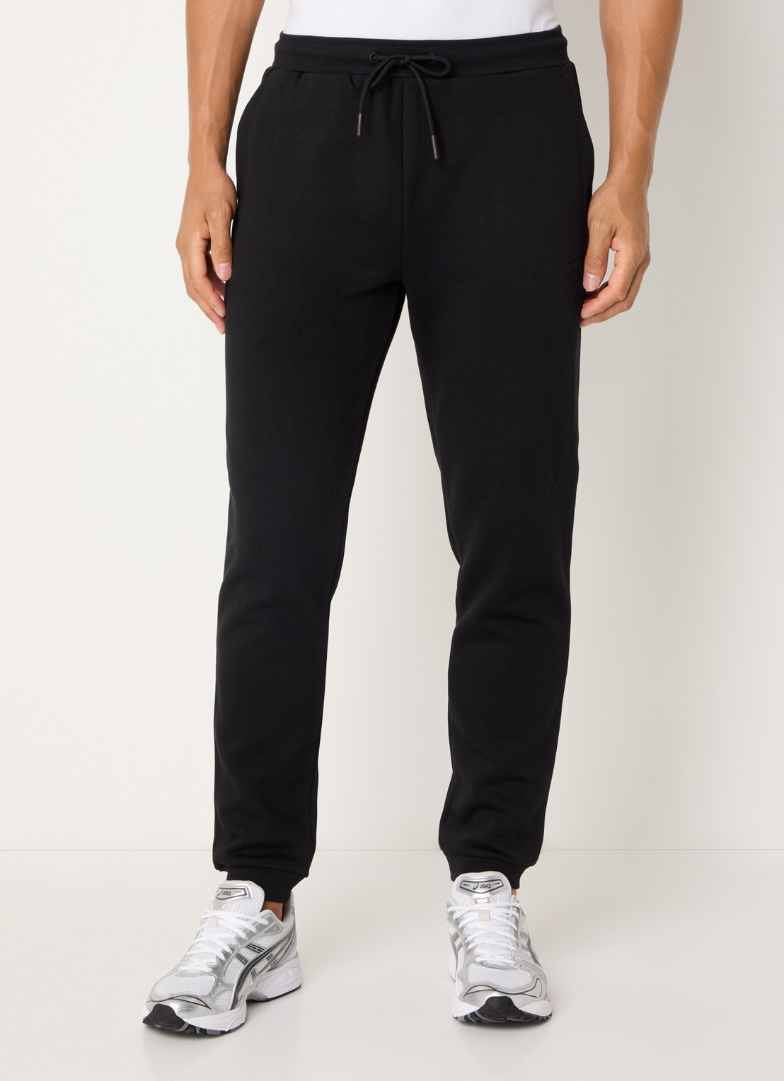 Lyle & Scott Tapered fit joggingbroek met logo en steekzakken - detail 2 zwart