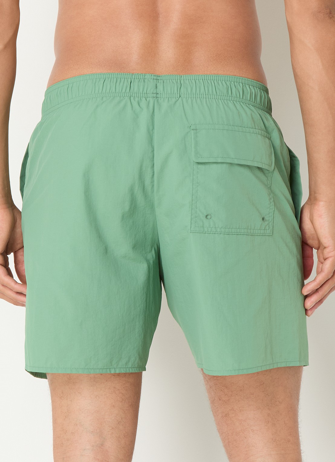 Lyle & Scott Zwemshorts met steekzakken en logo - achterkant 2 lindegroen