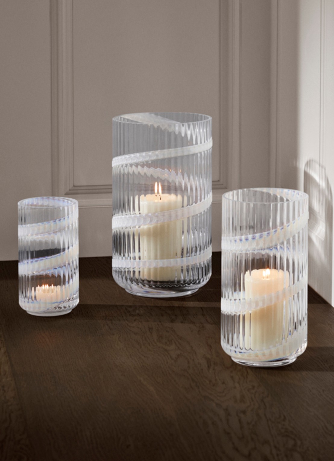 Lyngby Porcelaen Vaas 25 cm - voorkant 2 wit