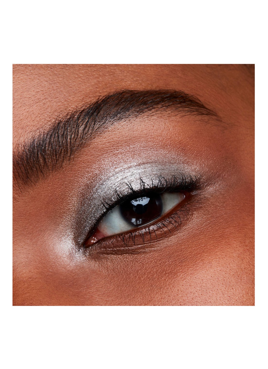 M·A·C Dazzleshadow Liquid - vloeibare oogschaduw - detail 5 stars in my eyes