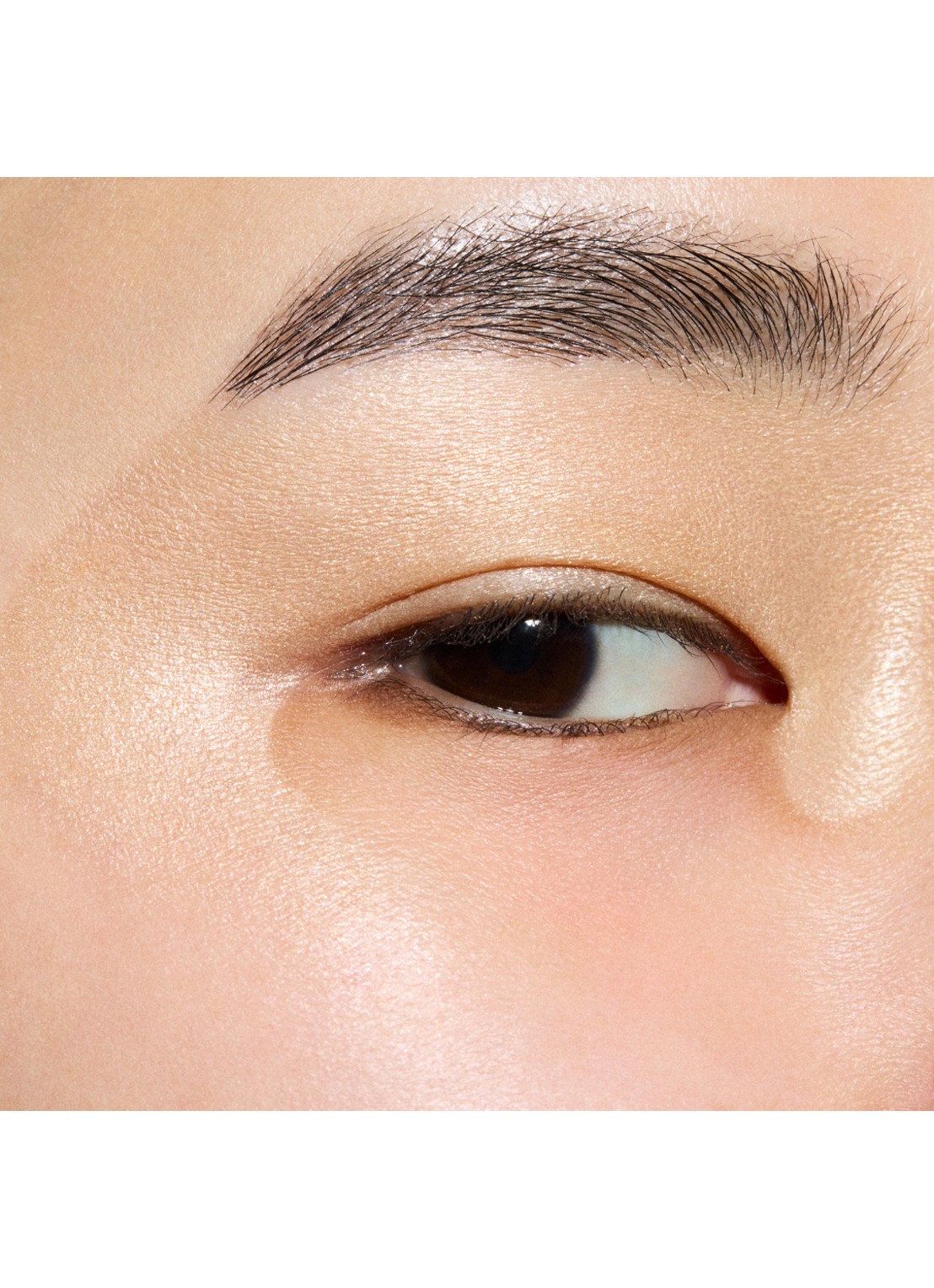 M·A·C Glitter Single Eye Shadow Compact - losse oogschaduw - detail 3 oh so gilty