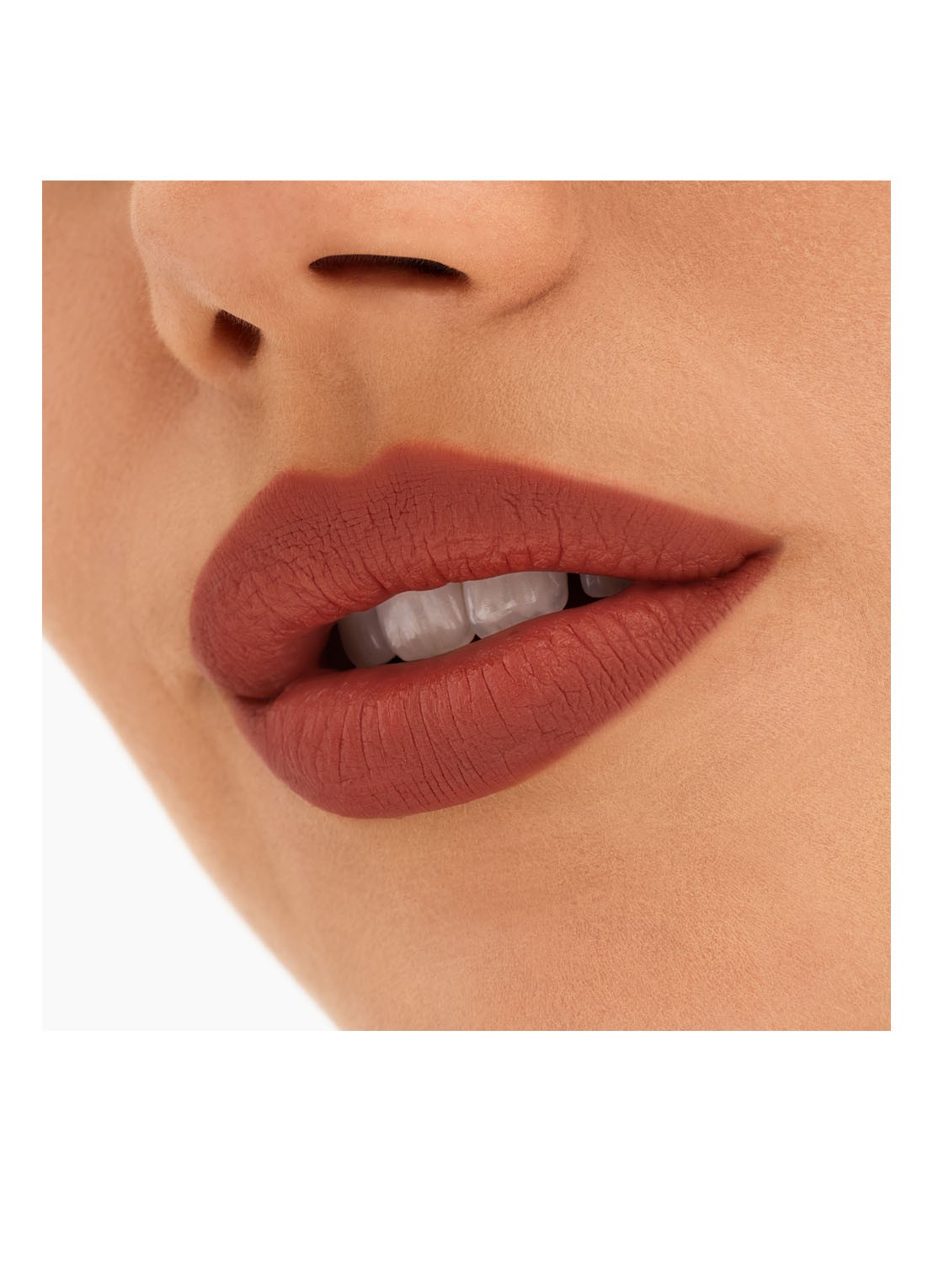 M·A·C Locked Kiss - lipstick  - detail 4 meticulous