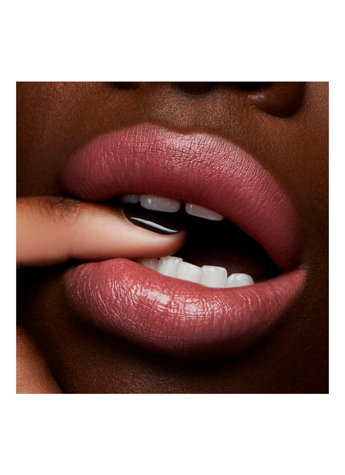 M·A·C Love Me Lipstick  - detail 5 under the covers
