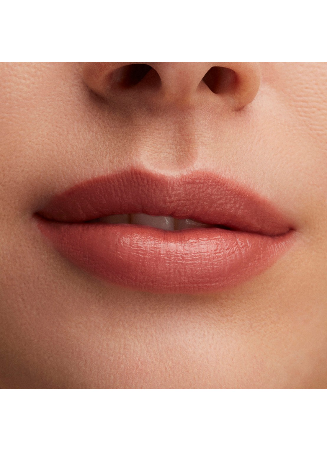 M·A·C Lustreglass Sheer-Shine Lipstick - lipstick - achterkant 6 hug me