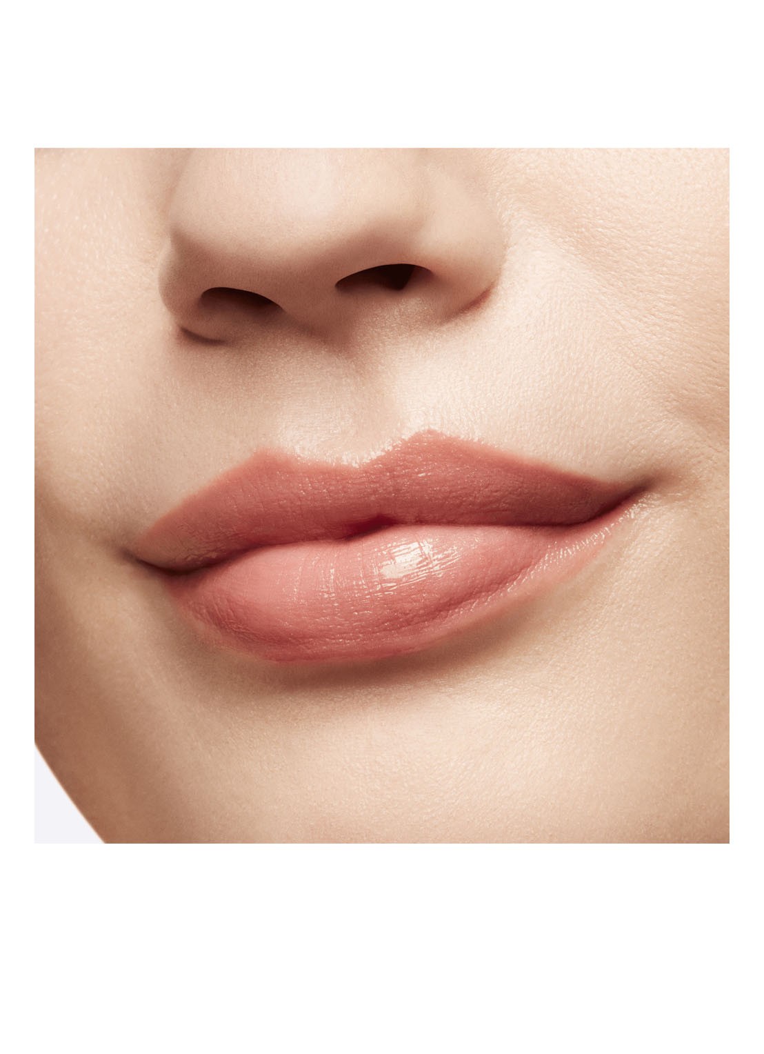 M·A·C Lustreglass Sheer-Shine Lipstick - detail 4 68 obviously
