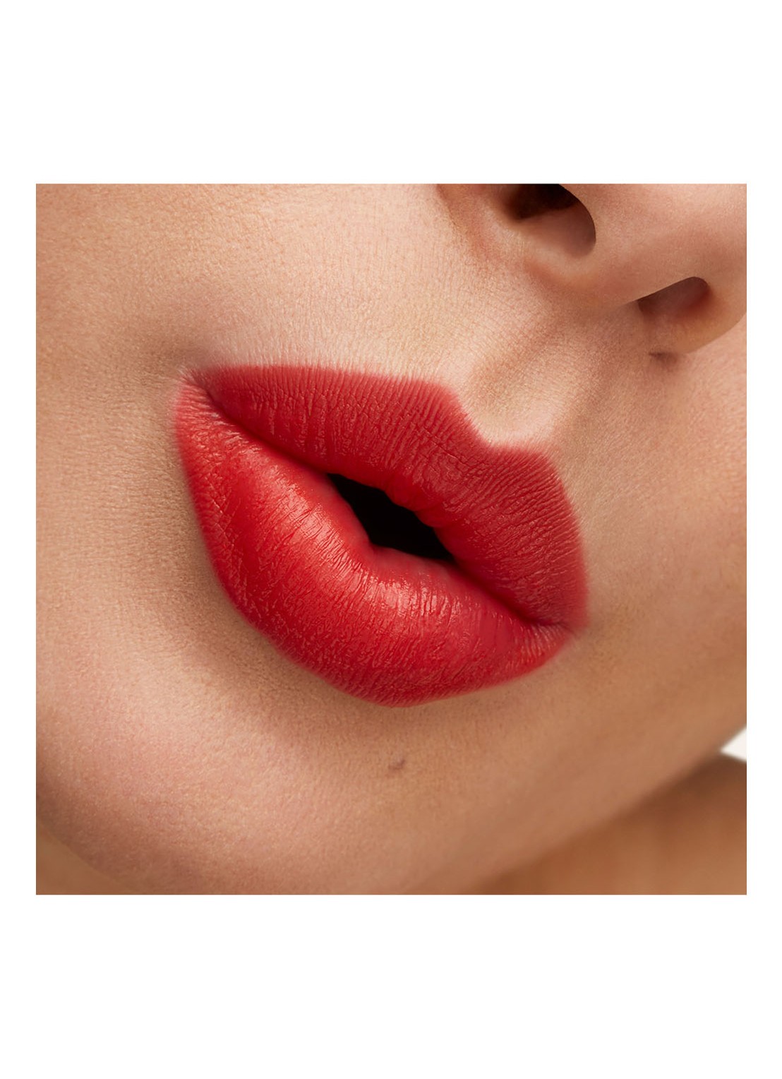 M·A·C Lustreglass Sheer-Shine Lipstick - detail 3 tnteaser