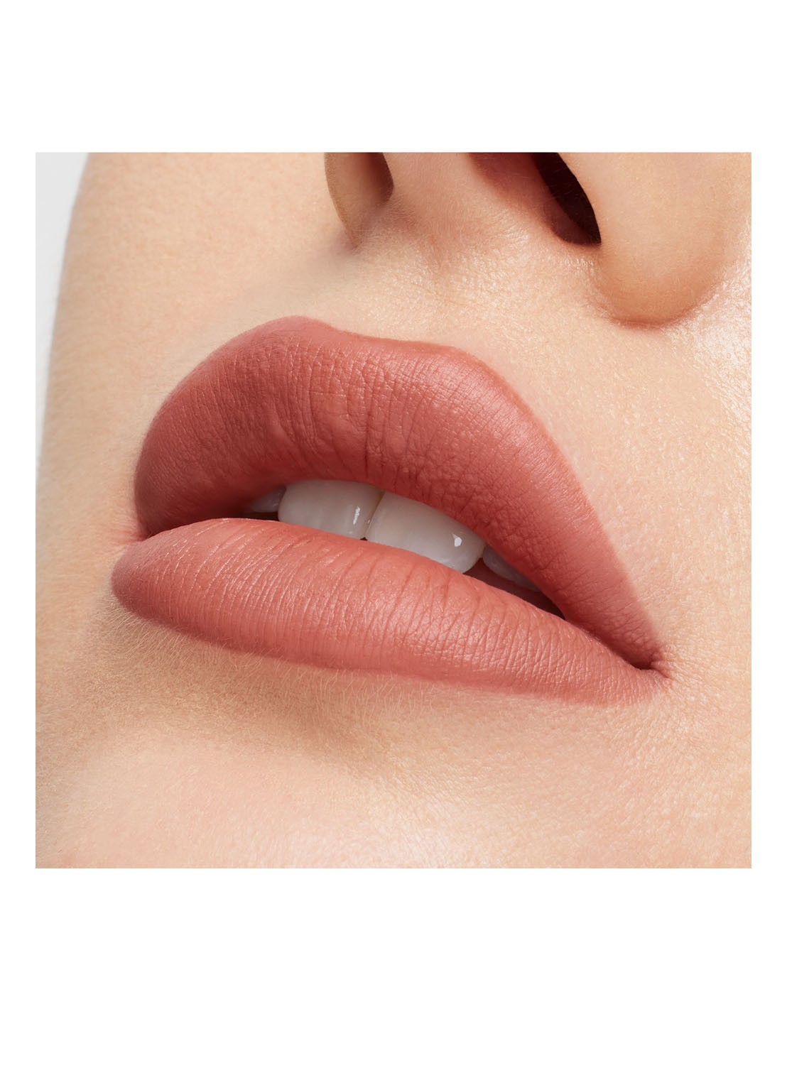 M·A·C M-A-Cximal Silky Matte Lipstick - detail 6 46 viva equality