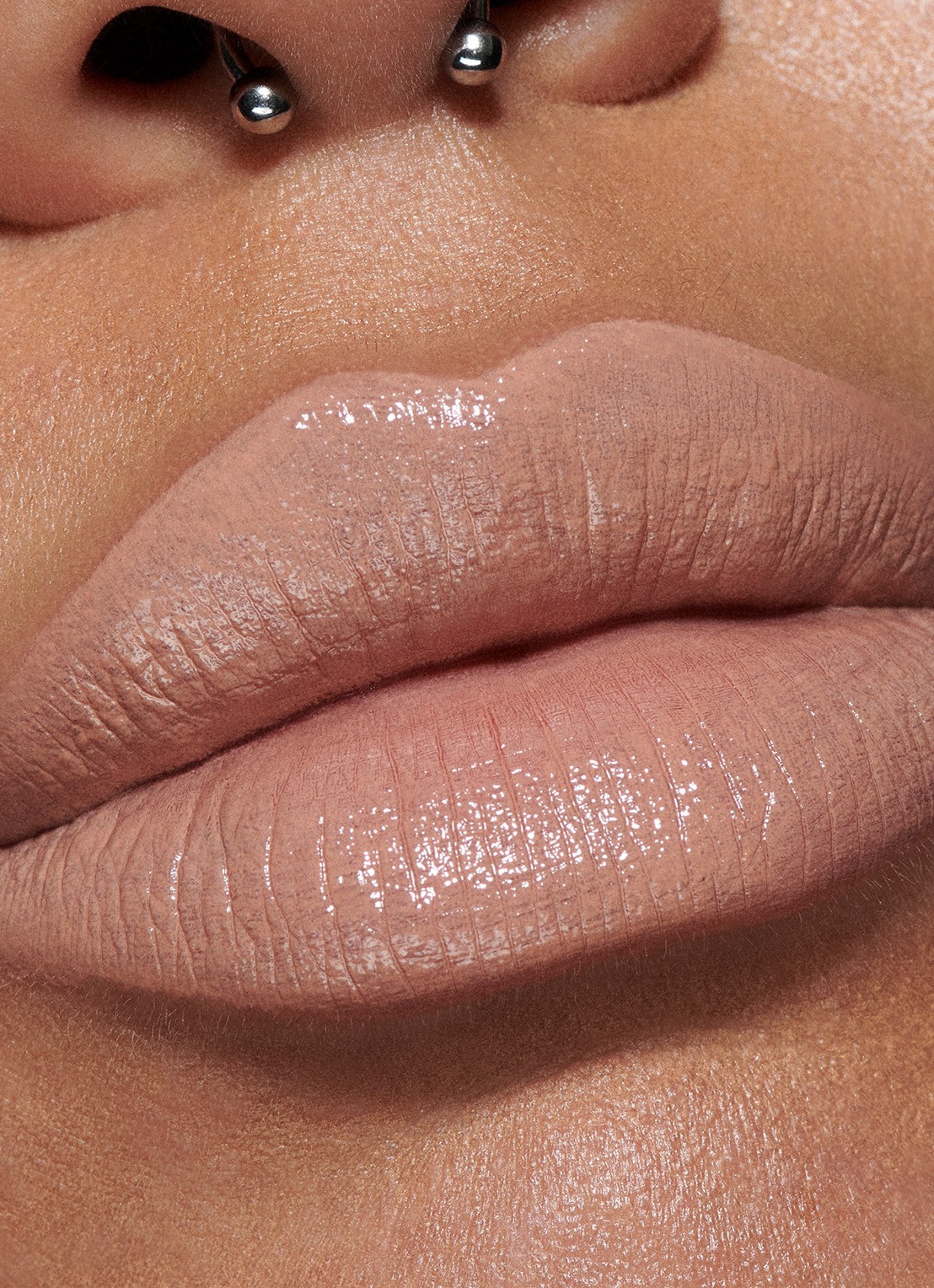 M.A.C Macximal Sleek Satin Lipstick - detail 4 peachstock