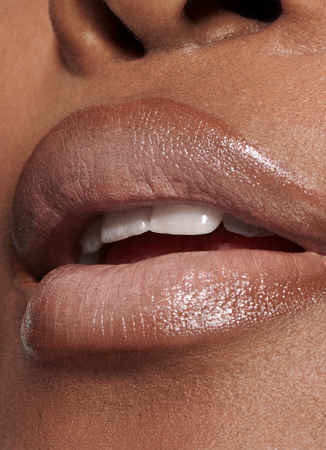 M.A.C Macximal Sleek Satin Lipstick - detail 4 fleshpot