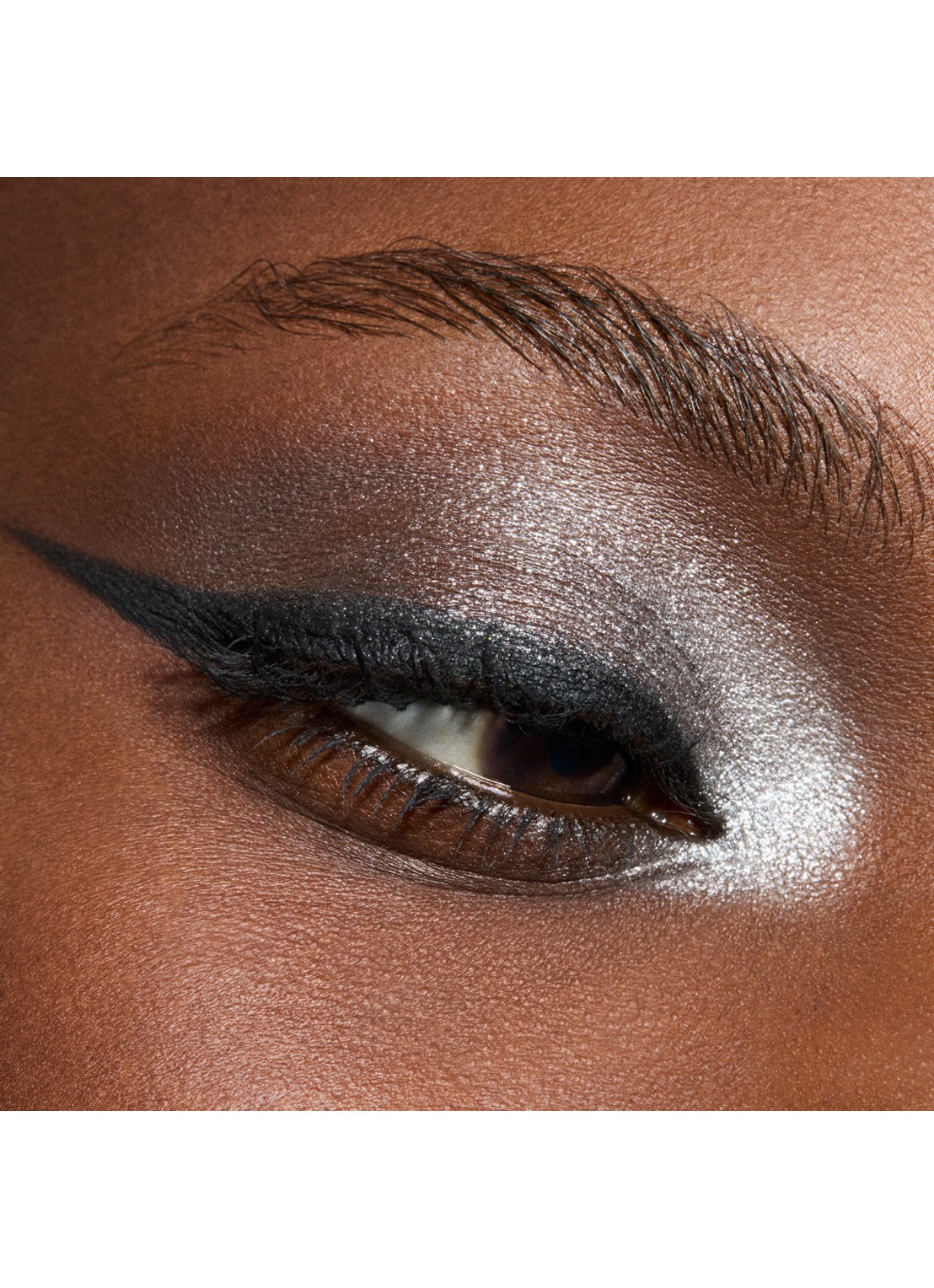 M·A·C Metallic Single Eye Shadow Compact - losse oogschaduw - detail 2 discotheque
