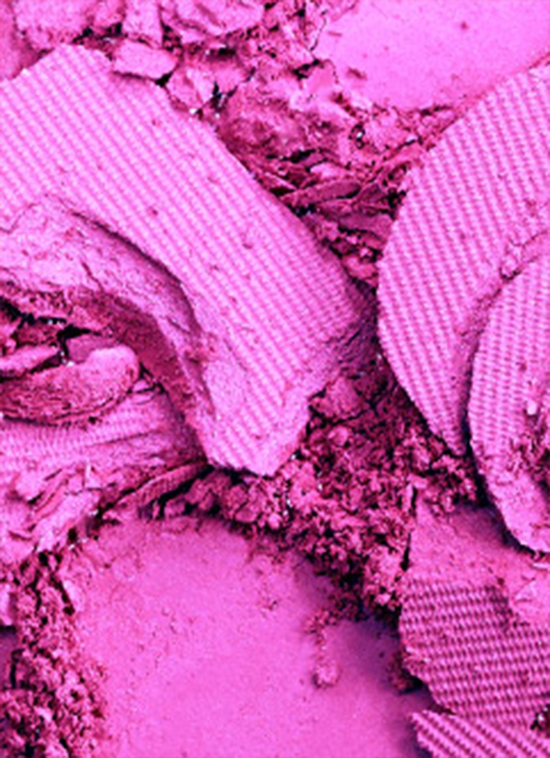 M·A·C Powder Blush - detail 2 saucy miss