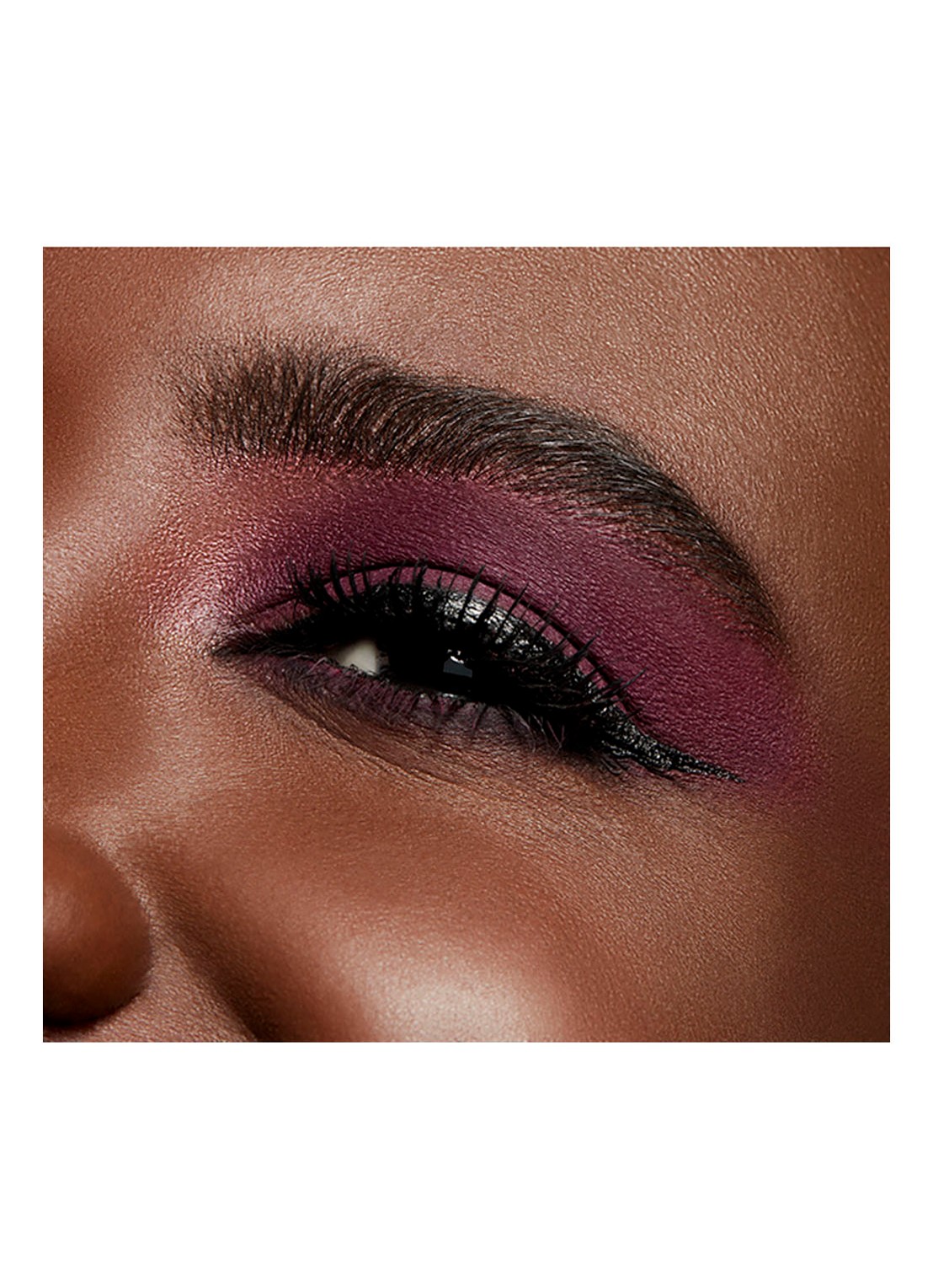 M·A·C Powder Kiss Eyeshadow - oogschaduw - voorkant 2 lens blur