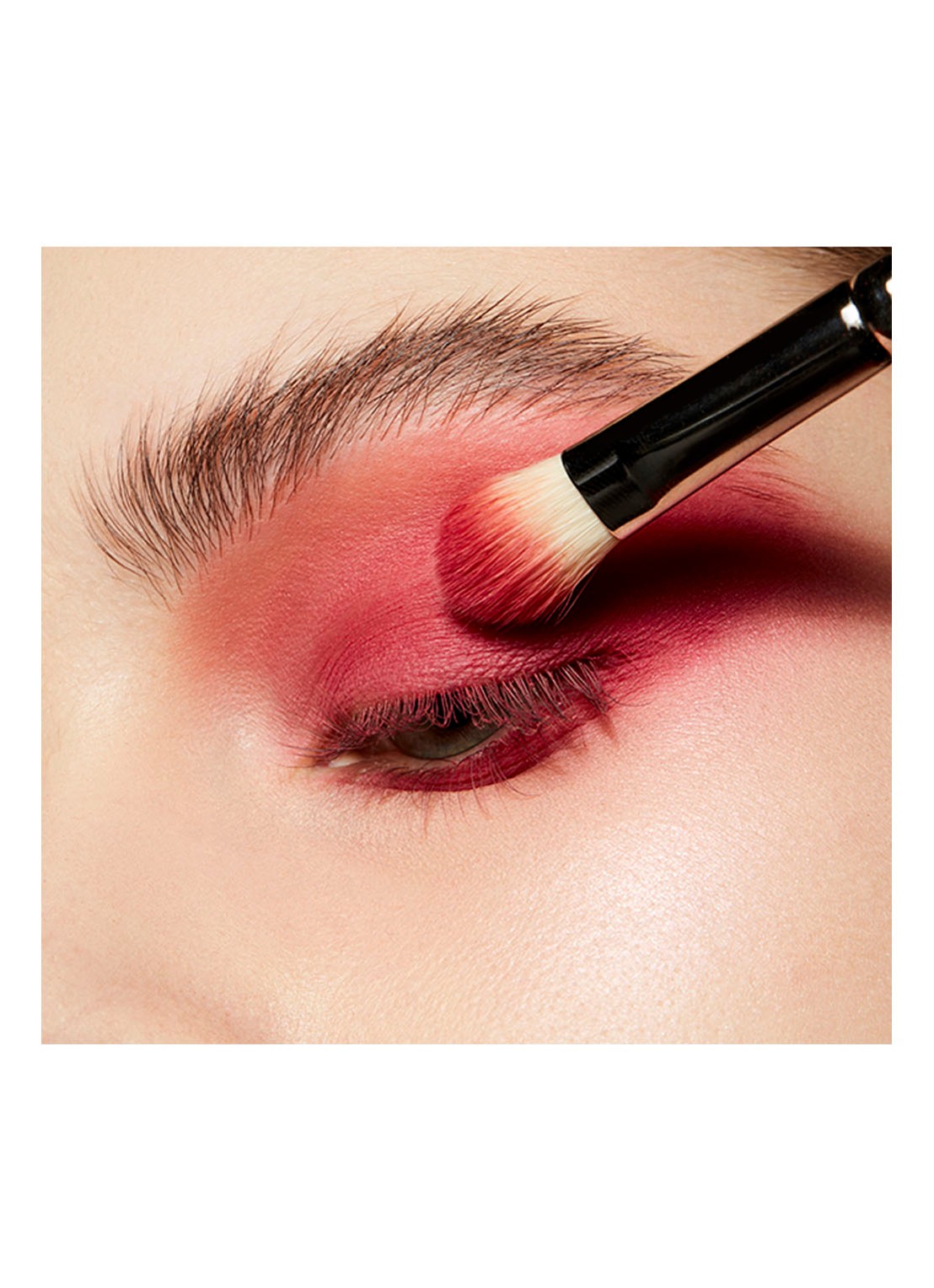 M·A·C Powder Kiss Eyeshadow - oogschaduw - voorkant 2 fall in love