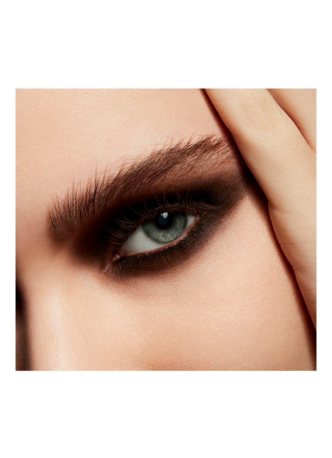 M·A·C Powder Kiss Eyeshadow - oogschaduw - voorkant 2 give a glam