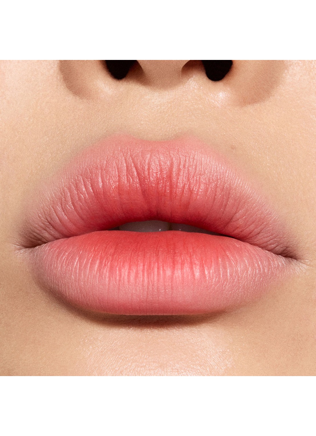 M·A·C Powder Kiss Hazy Matte Lipstick - detail 4 devoted to chili