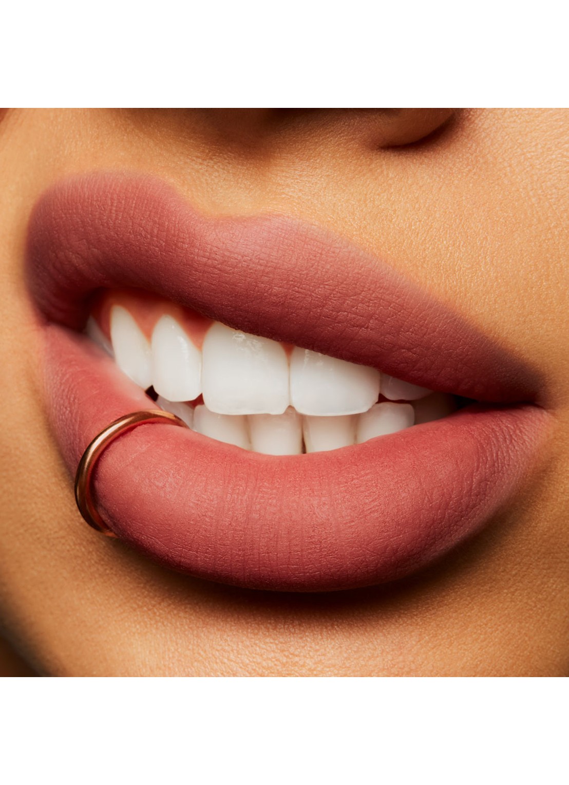 M·A·C Powder Kiss Lip + Cheek Mousse - lipstick - detail 4 over the taupe