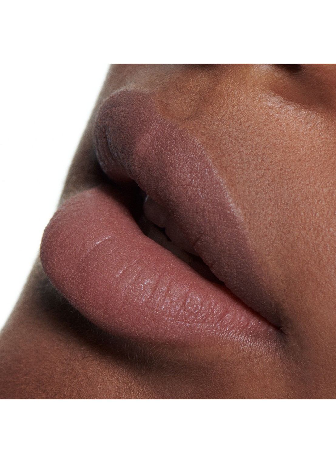 M·A·C Powder Kiss Lip + Cheek Mousse - lipstick - detail 5 buffiest